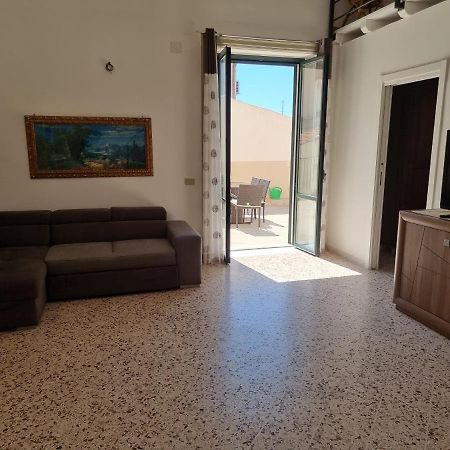צ'פאלו Mandralisca Holidays - Luxury Apartments מראה חיצוני תמונה