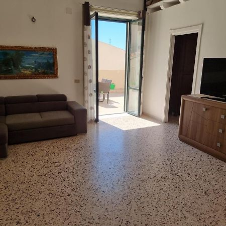 צ'פאלו Mandralisca Holidays - Luxury Apartments מראה חיצוני תמונה