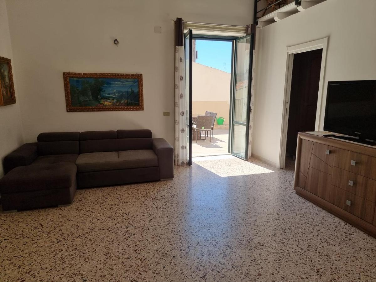 צ'פאלו Mandralisca Holidays - Luxury Apartments מראה חיצוני תמונה
