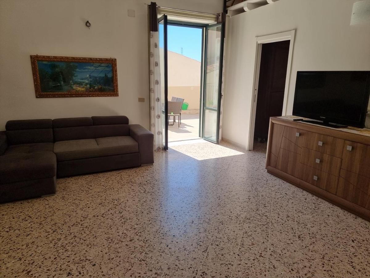 צ'פאלו Mandralisca Holidays - Luxury Apartments מראה חיצוני תמונה