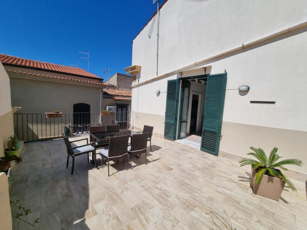 צ'פאלו Mandralisca Holidays - Luxury Apartments מראה חיצוני תמונה