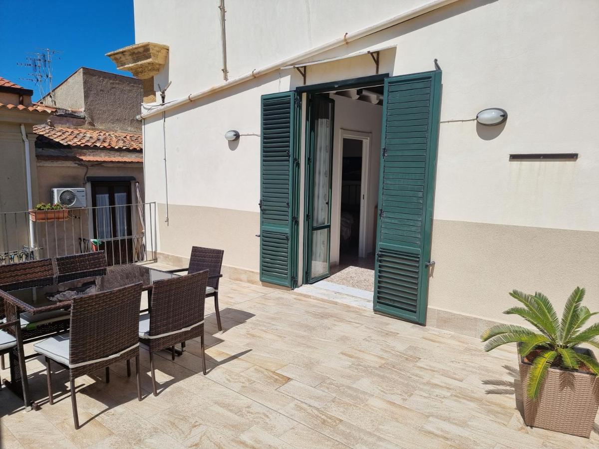 צ'פאלו Mandralisca Holidays - Luxury Apartments מראה חיצוני תמונה